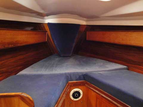 Wauquiez Pretorien 35 sailboat