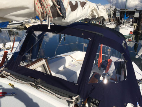 Catalina Capri 26', 1995 sailboat