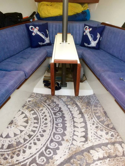 Catalina Capri 26', 1995 sailboat