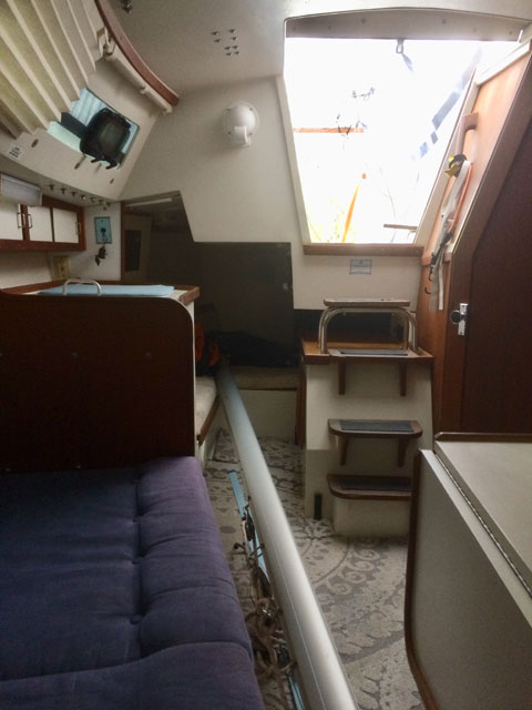 Catalina Capri 26', 1995 sailboat