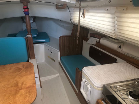 Catalina 22, 1975 sailboat