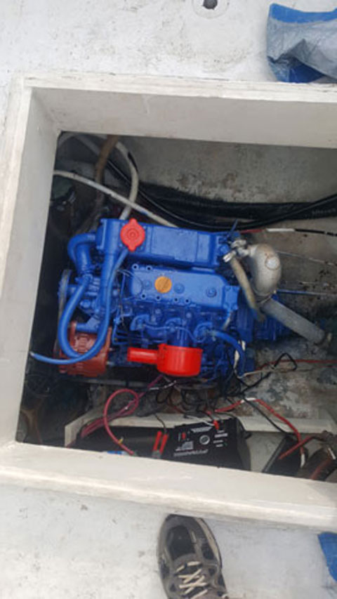 Cross Trimaran, 35 ft., 1984, sailboat