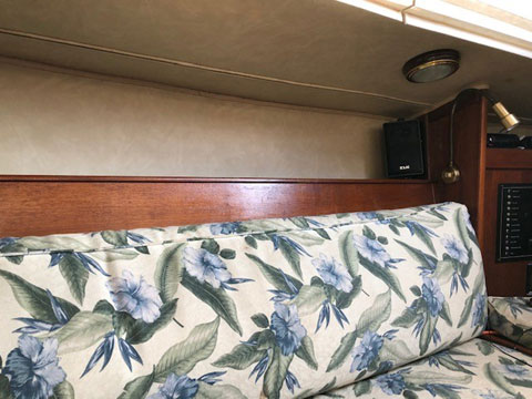 Ericson 28 Plus, 1981 sailboat