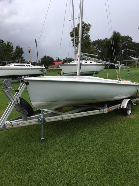 19' flying scot sailboat