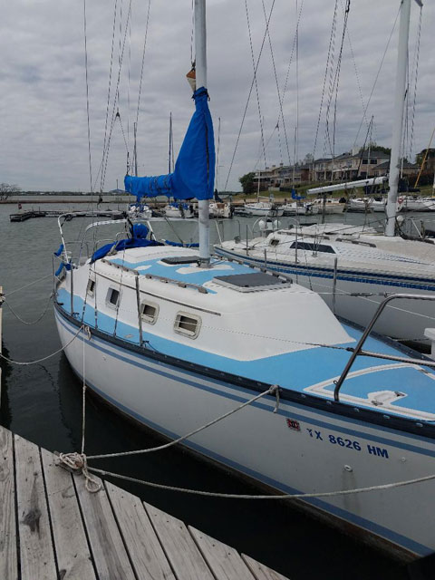 Hunter  27, 1984 sailboat