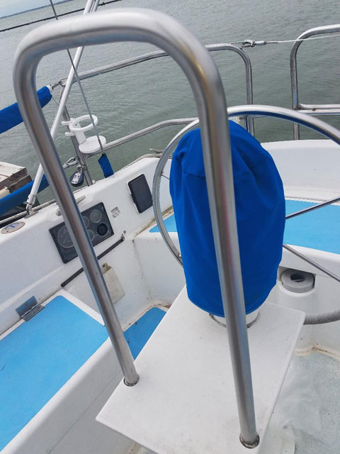 Hunter  27, 1984 sailboat