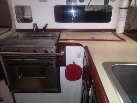 Hunter 33 Cherubini, 1982 sailboat