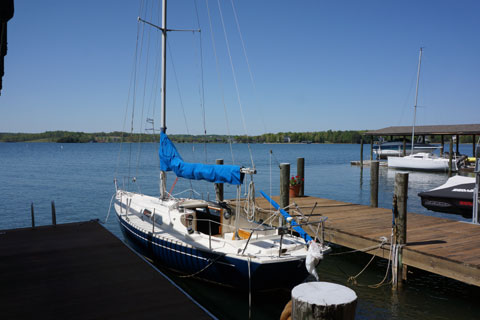 Marieholm International Folkboat, 1976 sailboat