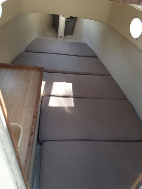 Bay Hen 21, 1984 sailboat