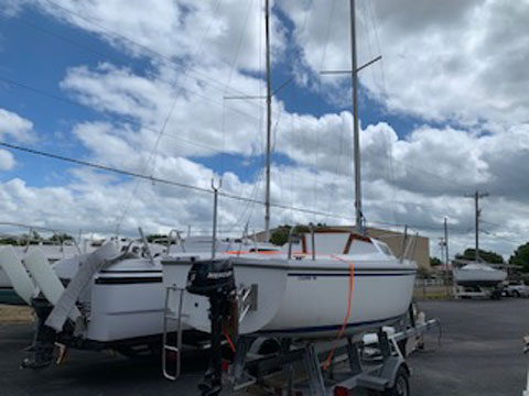 Catalina Capri 16, 1989 sailboat