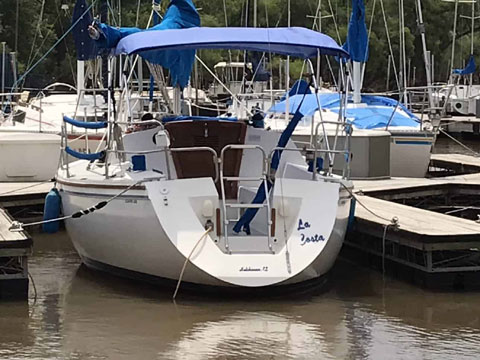 Catalina Capri 26, 1990 sailboat