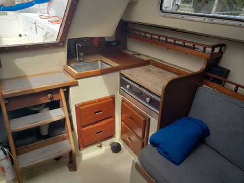 Catalina 25 swing keel, 1984 sailboat