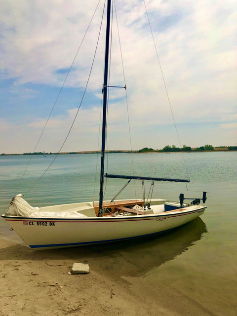 Boston Whaler Harpoon 5.2, 17 feet, 1980 sailboat