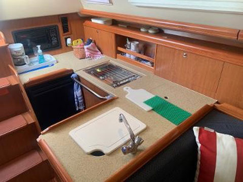 Hunter 33, 2008 sailboat