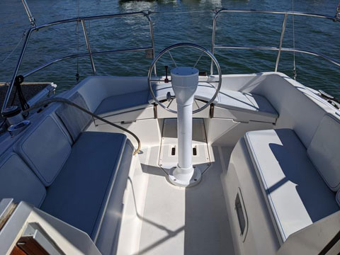 Hunter 28, 1992 sailboat