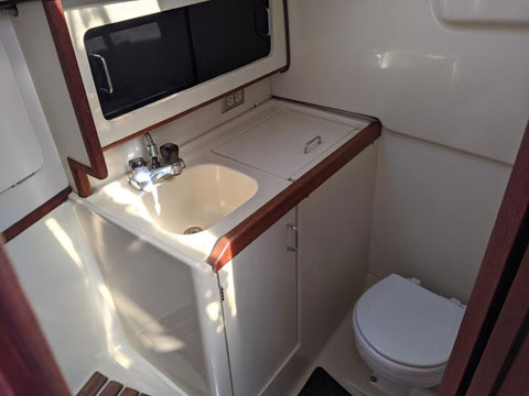 Hunter 28, 1992 sailboat