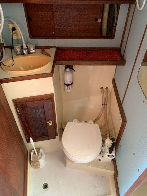 Hunter Cherubini 30, 1977 sailboat