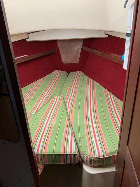 Hunter Cherubini 30, 1977 sailboat