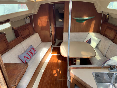 Hunter 33.5, 1993 sailboat