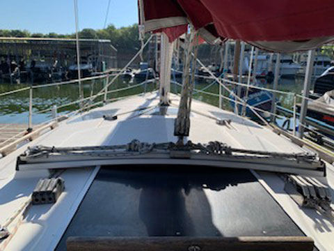 Hunter 335, 1988 sailboat