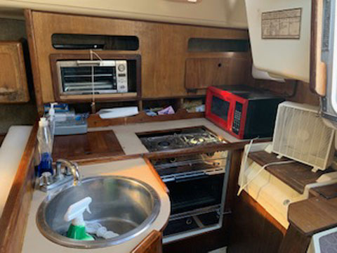 Hunter 335, 1988 sailboat