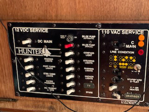 Hunter 335, 1988 sailboat
