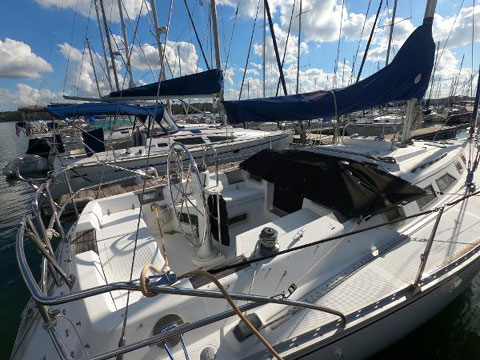 Hunter 34, 1983 sailboat