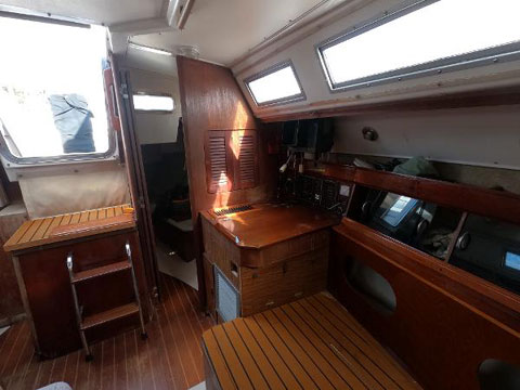 Hunter 34, 1983 sailboat