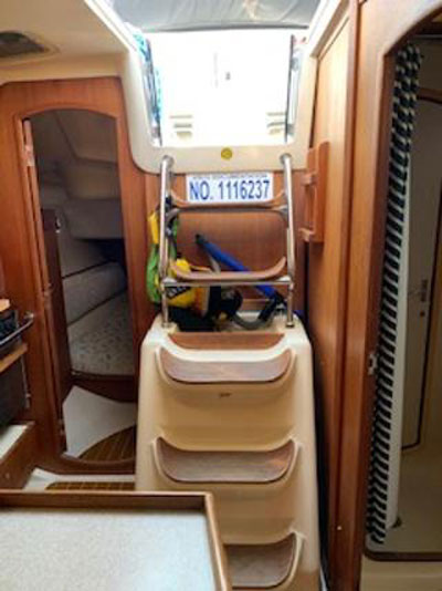 Hunter 380, 2002 sailboat