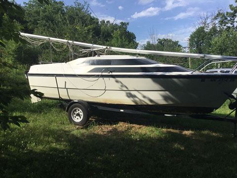 MacGregor sail/power boat 19 sailboat