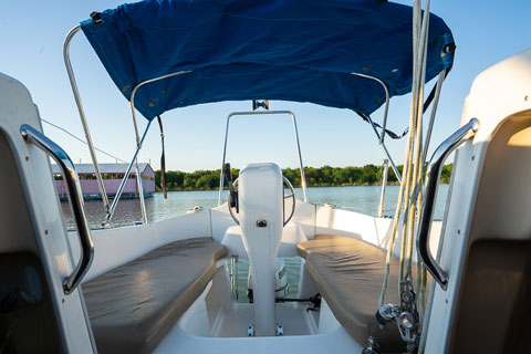 MacGregor 26M, 2012 sailboat