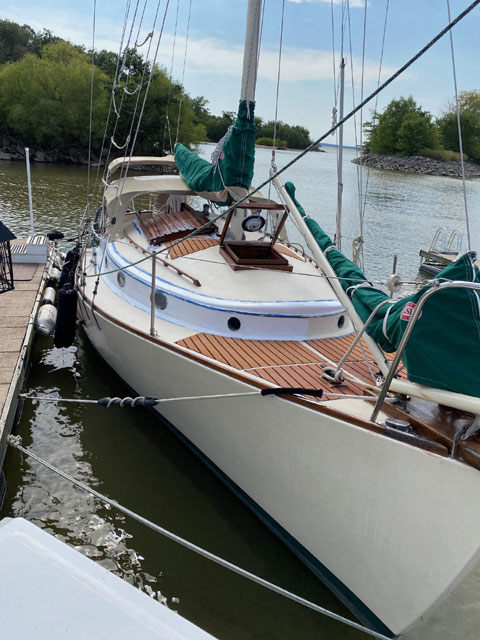 Mystic 30, 1980, Carlyle, Illinois sailboat