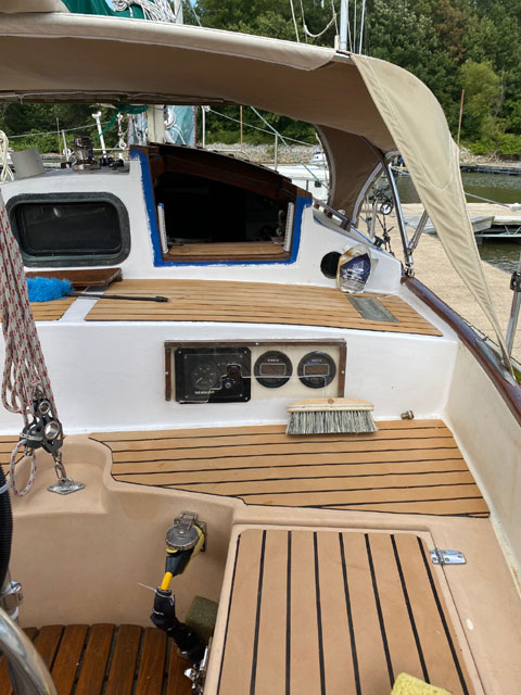 Mystic 30, 1980, Carlyle, Illinois sailboat