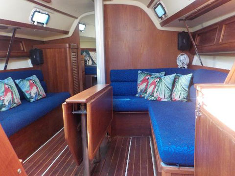 Pearson 31-2, 1988 sailboat