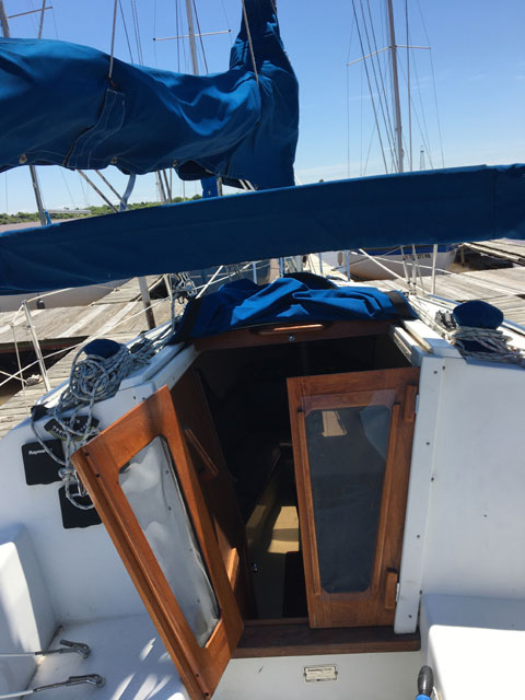 Catalina Capri 26, 1996 sailboat