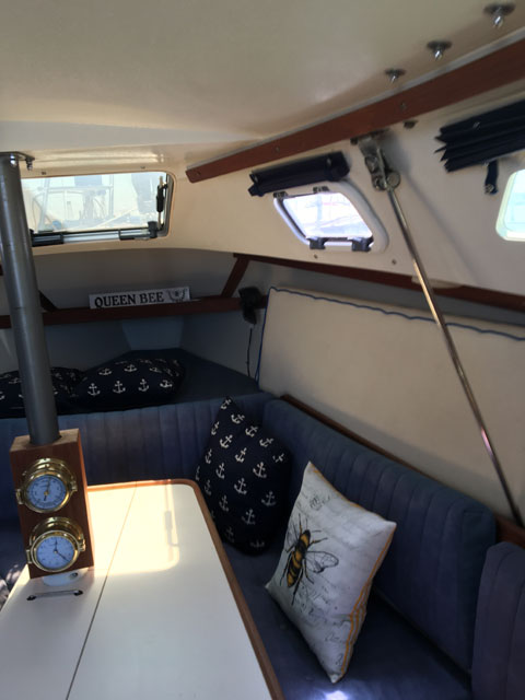 Catalina Capri 26, 1996 sailboat