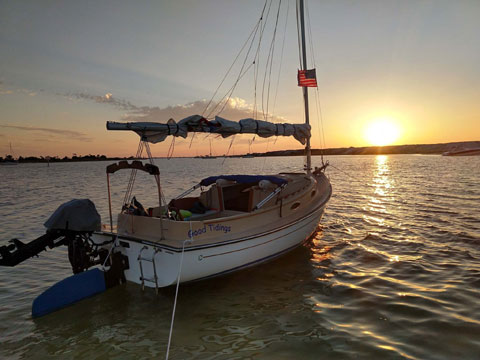 Com-Pac Horizon Cat, 2004 sailboat