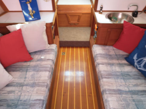 Com-Pac Horizon Cat, 2004 sailboat