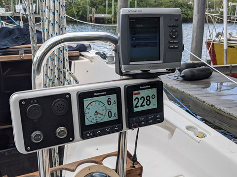 Hunter 260, 2004 sailboat