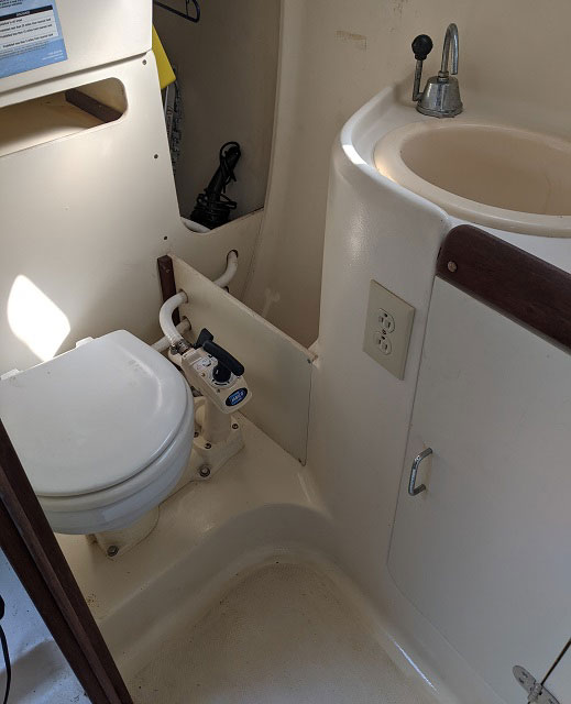 Hunter 260, 2004 sailboat