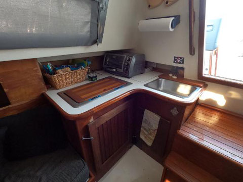 Hunter 27 Cherubini, 1979 sailboat