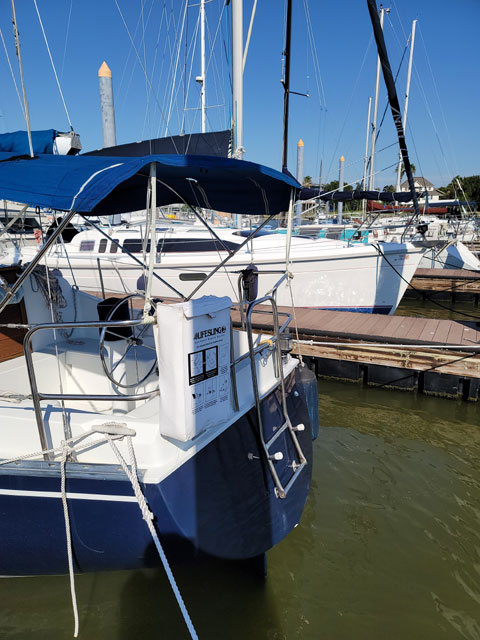 Hunter Cherubini 30, 1983 sailboat