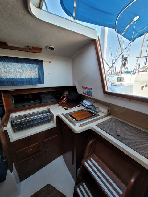 Hunter Cherubini 30, 1983 sailboat