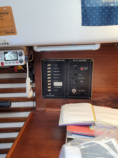 Hunter Cherubini 30, 1983 sailboat