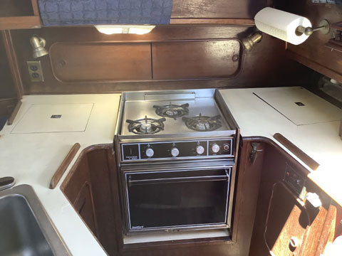 IRWIN 34' CITATION, 1983 sailboat