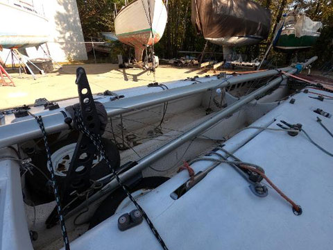 Johnson E Scow 28', 1984 sailboat