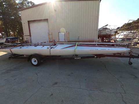 Johnson E Scow 28', 1984 sailboat
