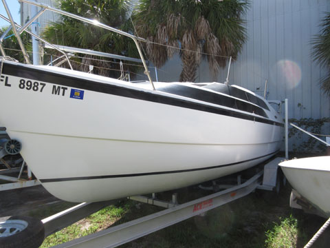 MacGregor 26M, 2005 sailboat