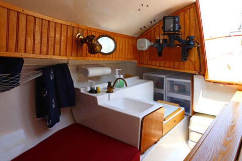 Menger 19 Catboat, 2002 sailboat