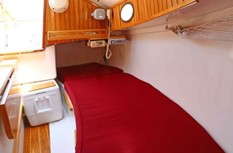 Menger 19 Catboat, 2002 sailboat